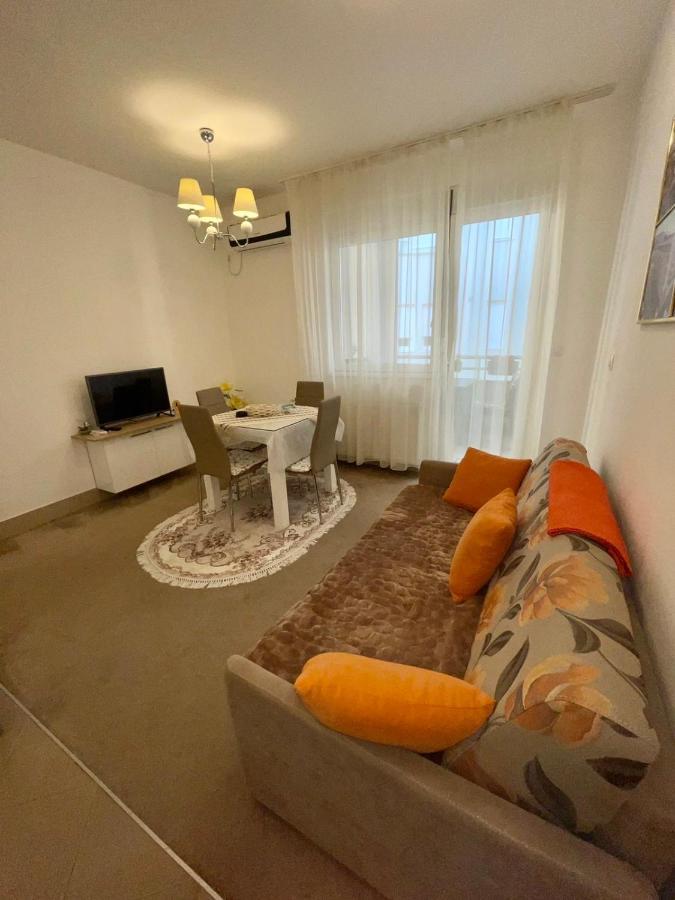 Sladjawing2 Apartment Jagodina Bagian luar foto